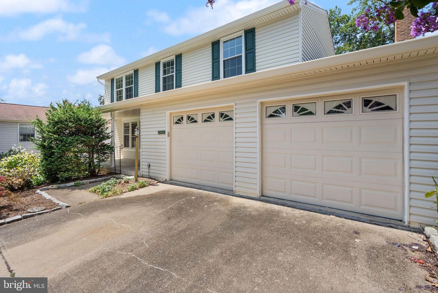 7214 ADRIENNE GLEN AVE, SPRINGFIELD, Virginia 22152, 4 Bedrooms Bedrooms, 7 Rooms Rooms,2 BathroomsBathrooms,Residential,For sale,7214 ADRIENNE GLEN AVE,VAFX2258190 MLS # VAFX2258190