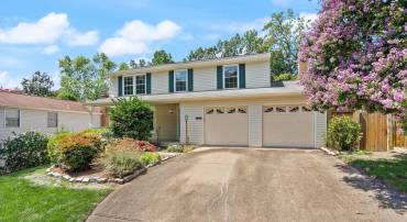 7214 ADRIENNE GLEN AVE, SPRINGFIELD, Virginia 22152, 4 Bedrooms Bedrooms, 7 Rooms Rooms,2 BathroomsBathrooms,Residential,For sale,7214 ADRIENNE GLEN AVE,VAFX2258190 MLS # VAFX2258190