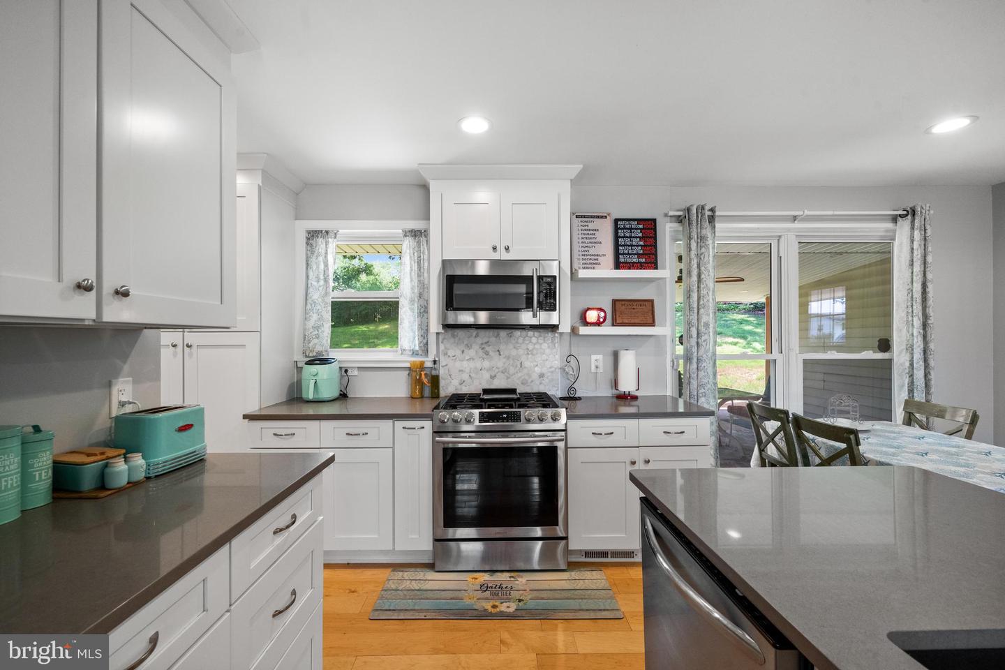 6109 LEEWOOD DR, ALEXANDRIA, Virginia 22310, 3 Bedrooms Bedrooms, ,2 BathroomsBathrooms,Residential,For sale,6109 LEEWOOD DR,VAFX2258210 MLS # VAFX2258210