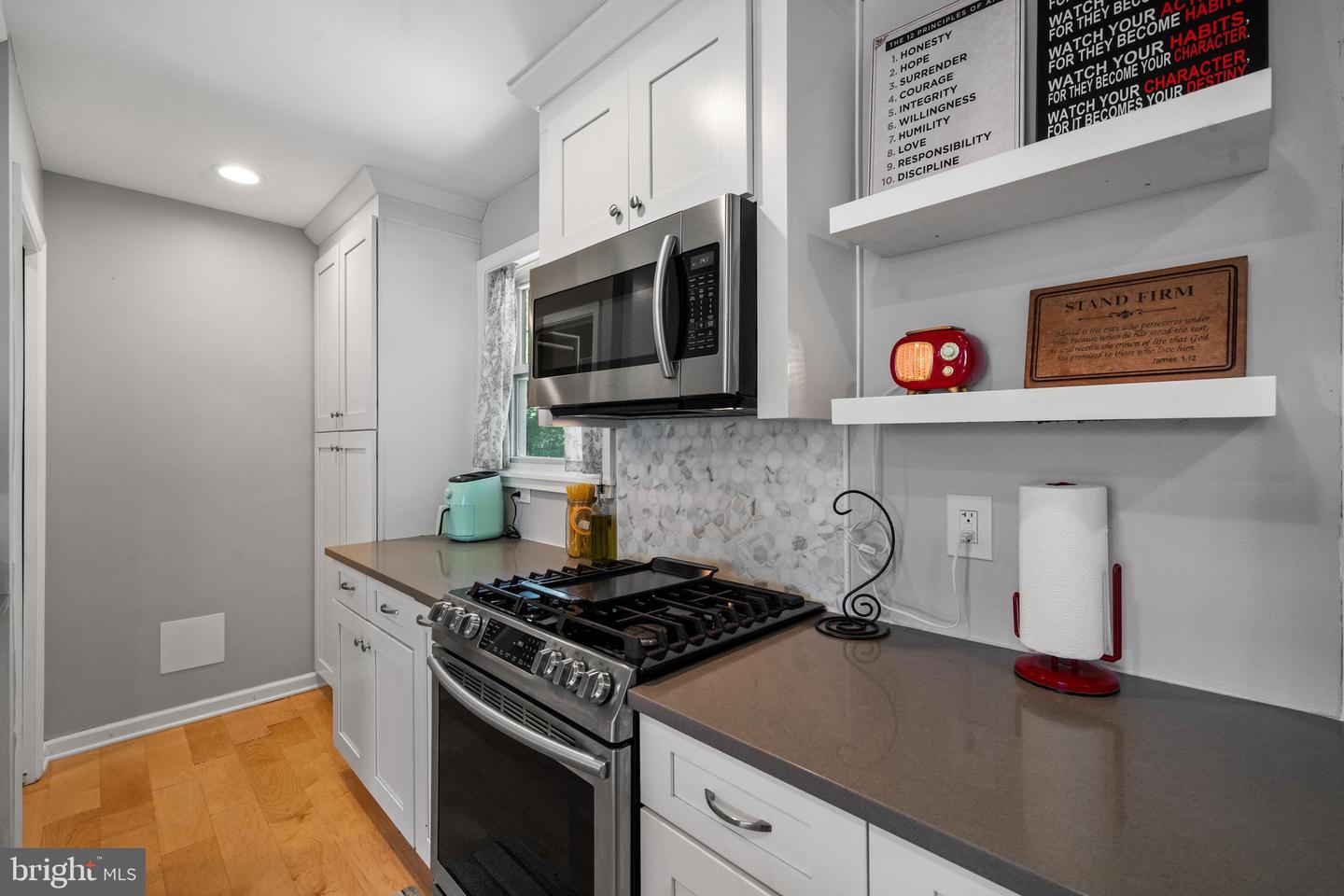 6109 LEEWOOD DR, ALEXANDRIA, Virginia 22310, 3 Bedrooms Bedrooms, ,2 BathroomsBathrooms,Residential,For sale,6109 LEEWOOD DR,VAFX2258210 MLS # VAFX2258210