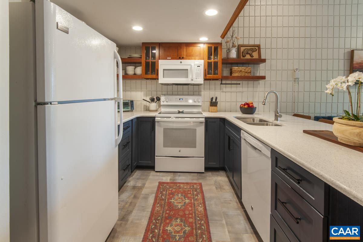 634 WHITE OAK CONDOS, WINTERGREEN RESORT, Virginia 22967, 2 Bedrooms Bedrooms, ,2 BathroomsBathrooms,Residential,For sale,634 WHITE OAK CONDOS,667252 MLS # 667252