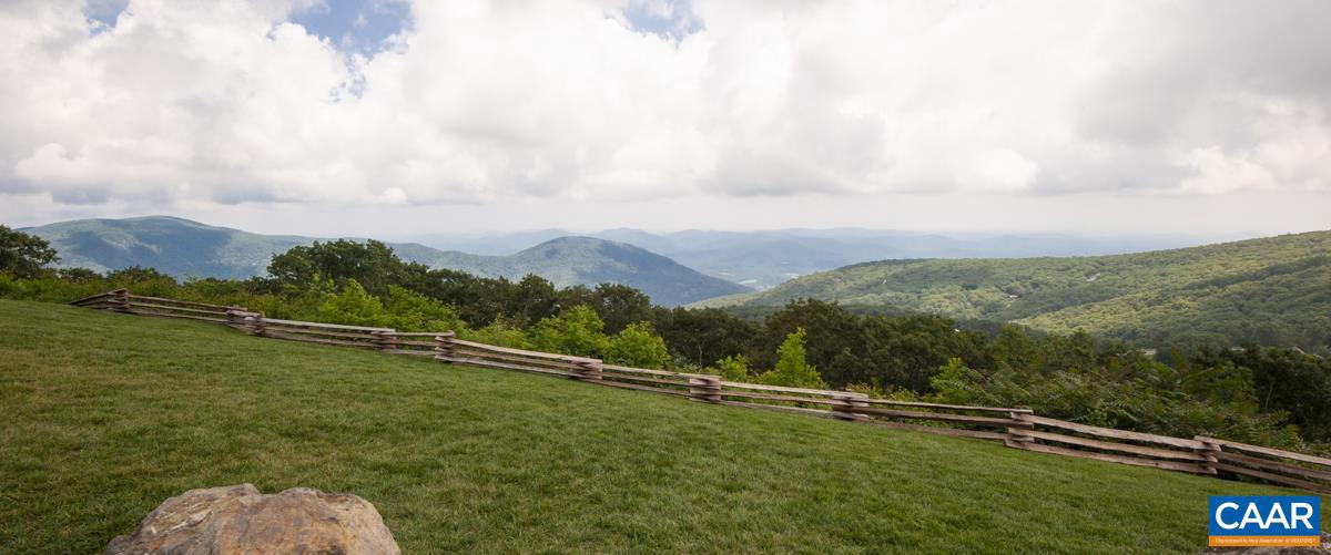 634 WHITE OAK CONDOS, WINTERGREEN RESORT, Virginia 22967, 2 Bedrooms Bedrooms, ,2 BathroomsBathrooms,Residential,For sale,634 WHITE OAK CONDOS,667252 MLS # 667252