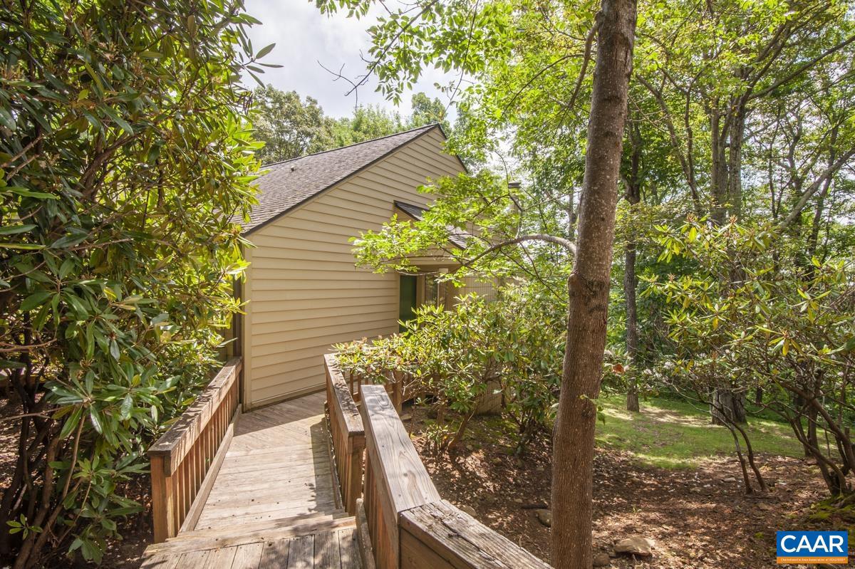 634 WHITE OAK CONDOS, WINTERGREEN RESORT, Virginia 22967, 2 Bedrooms Bedrooms, ,2 BathroomsBathrooms,Residential,For sale,634 WHITE OAK CONDOS,667252 MLS # 667252