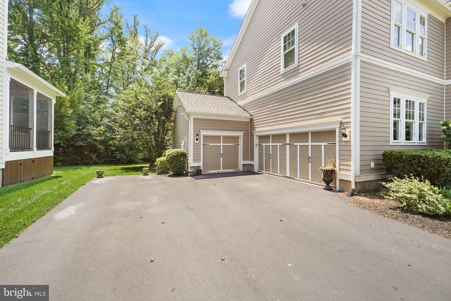 24843 QUIMBY OAKS PL, ALDIE, Virginia 20105, 6 Bedrooms Bedrooms, ,5 BathroomsBathrooms,Residential,For sale,24843 QUIMBY OAKS PL,VALO2103386 MLS # VALO2103386