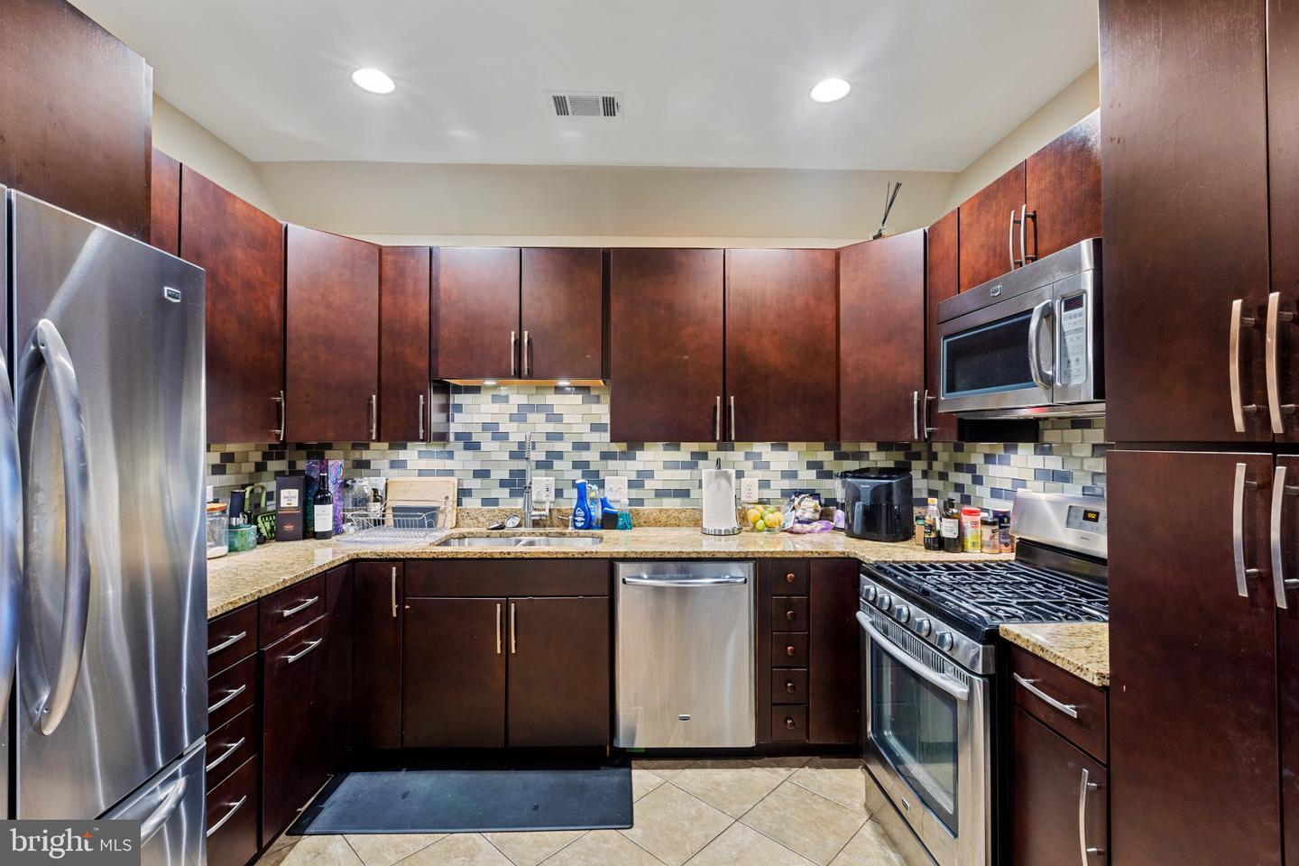 633 ELLIOTT ST NE, WASHINGTON, District Of Columbia 20002, 5 Bedrooms Bedrooms, ,3 BathroomsBathrooms,Residential,For sale,633 ELLIOTT ST NE,DCDC2212690 MLS # DCDC2212690