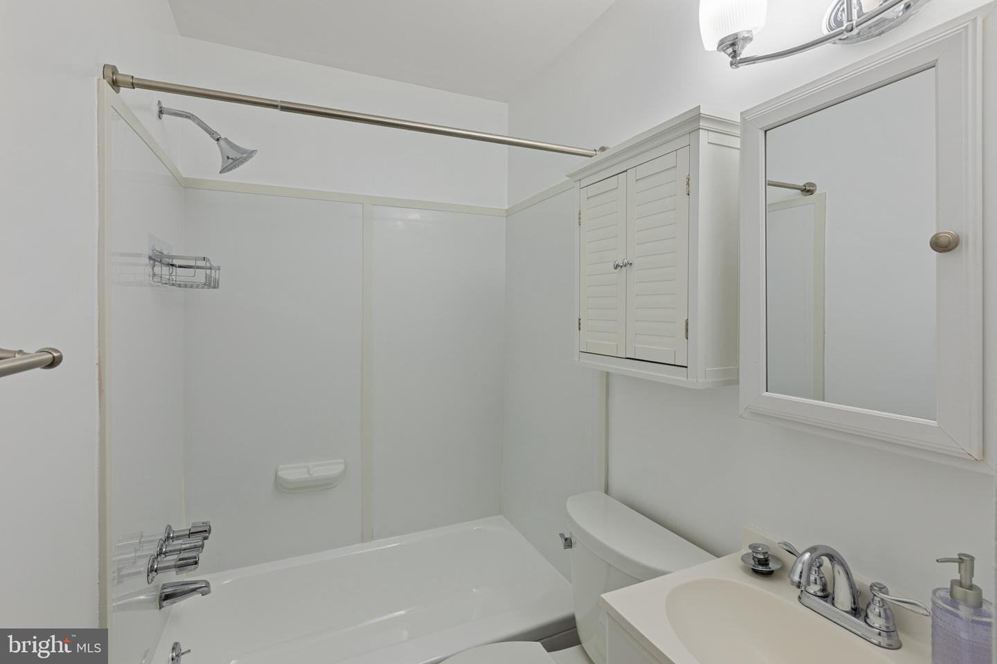 633 ELLIOTT ST NE, WASHINGTON, District Of Columbia 20002, 5 Bedrooms Bedrooms, ,3 BathroomsBathrooms,Residential,For sale,633 ELLIOTT ST NE,DCDC2212690 MLS # DCDC2212690