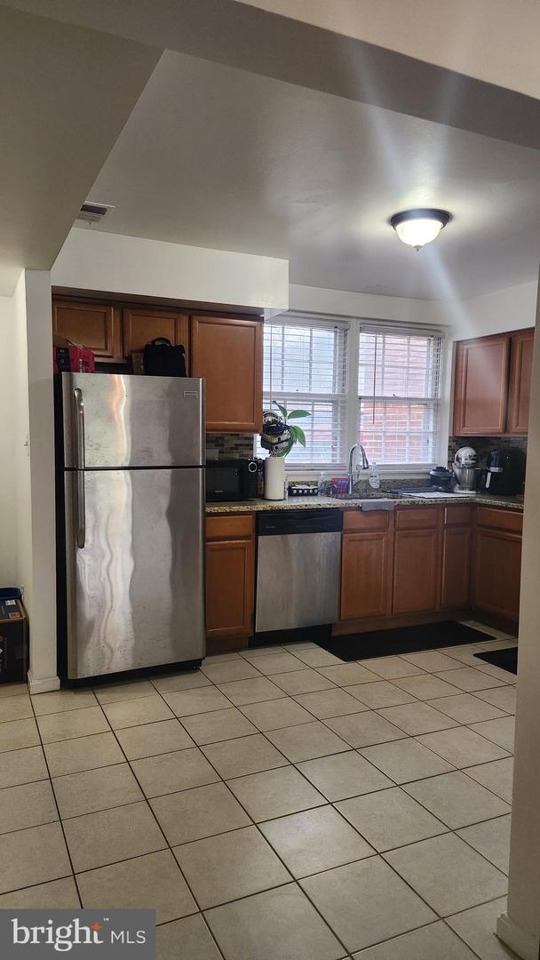 1048-A MARGATE CT, STERLING, Virginia 20164, 2 Bedrooms Bedrooms, ,1 BathroomBathrooms,Residential,For sale,1048-A MARGATE CT,VALO2103402 MLS # VALO2103402