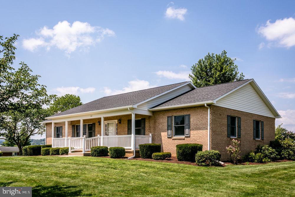 382 S SUNSET DR, BROADWAY, Virginia 22815, 3 Bedrooms Bedrooms, ,2 BathroomsBathrooms,Residential,For sale,382 S SUNSET DR,VARO2002468 MLS # VARO2002468
