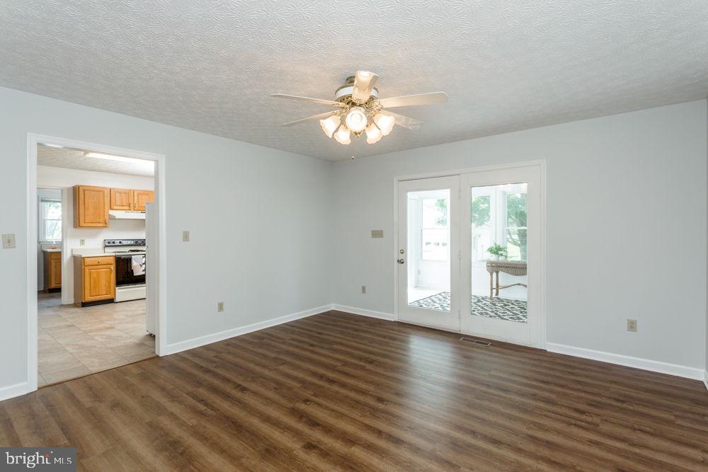 382 S SUNSET DR, BROADWAY, Virginia 22815, 3 Bedrooms Bedrooms, ,2 BathroomsBathrooms,Residential,For sale,382 S SUNSET DR,VARO2002468 MLS # VARO2002468