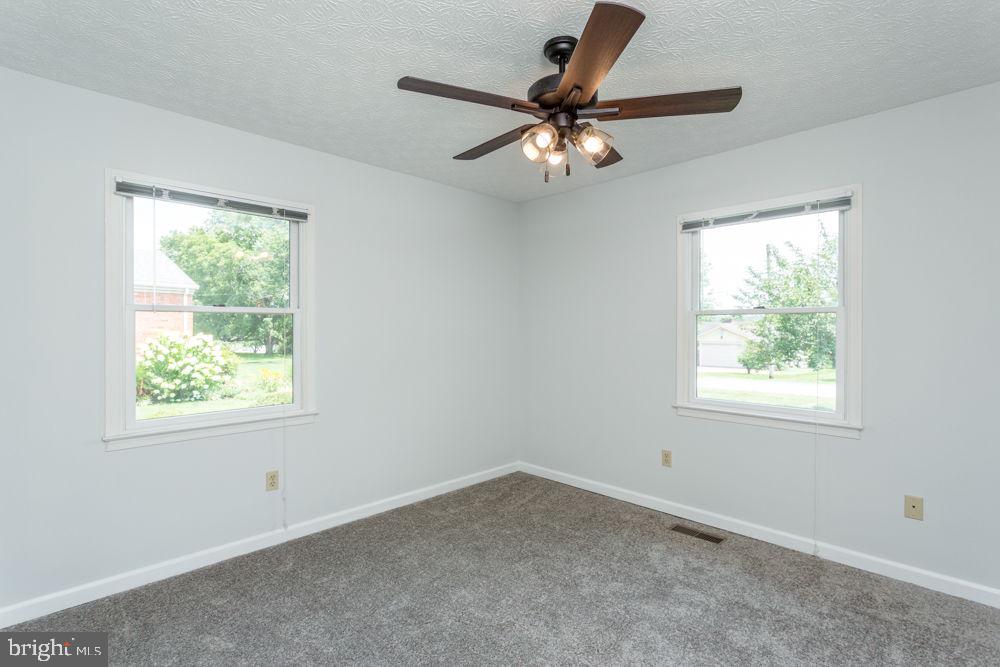 382 S SUNSET DR, BROADWAY, Virginia 22815, 3 Bedrooms Bedrooms, ,2 BathroomsBathrooms,Residential,For sale,382 S SUNSET DR,VARO2002468 MLS # VARO2002468