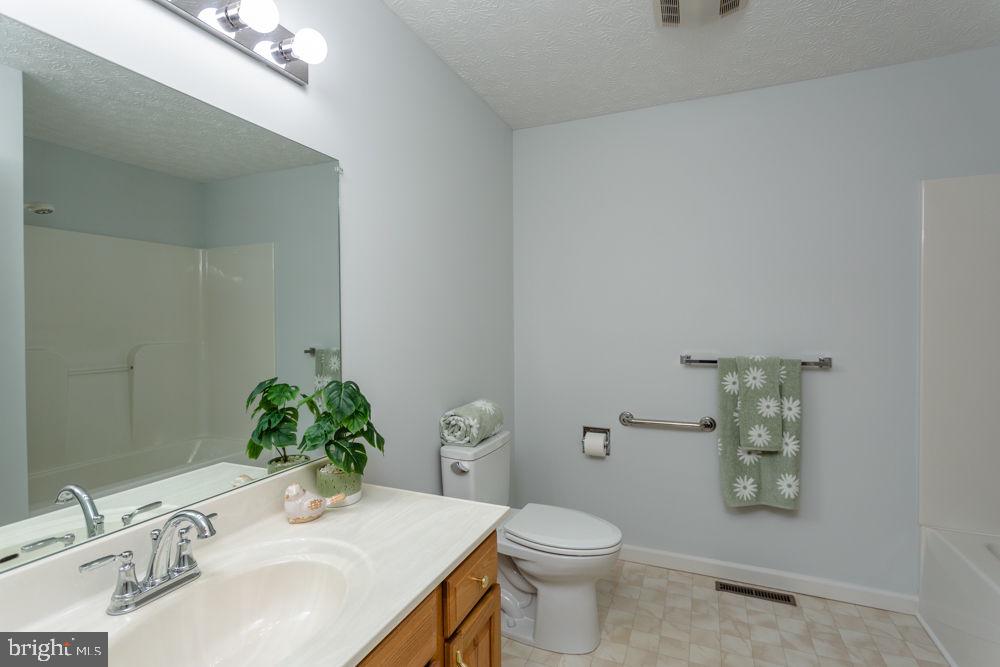 382 S SUNSET DR, BROADWAY, Virginia 22815, 3 Bedrooms Bedrooms, ,2 BathroomsBathrooms,Residential,For sale,382 S SUNSET DR,VARO2002468 MLS # VARO2002468