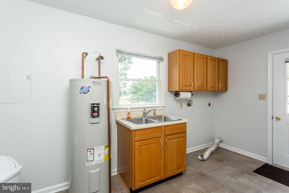 382 S SUNSET DR, BROADWAY, Virginia 22815, 3 Bedrooms Bedrooms, ,2 BathroomsBathrooms,Residential,For sale,382 S SUNSET DR,VARO2002468 MLS # VARO2002468