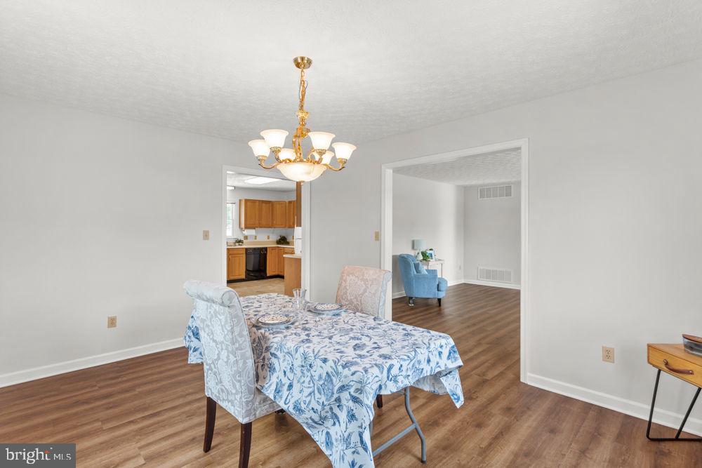 382 S SUNSET DR, BROADWAY, Virginia 22815, 3 Bedrooms Bedrooms, ,2 BathroomsBathrooms,Residential,For sale,382 S SUNSET DR,VARO2002468 MLS # VARO2002468