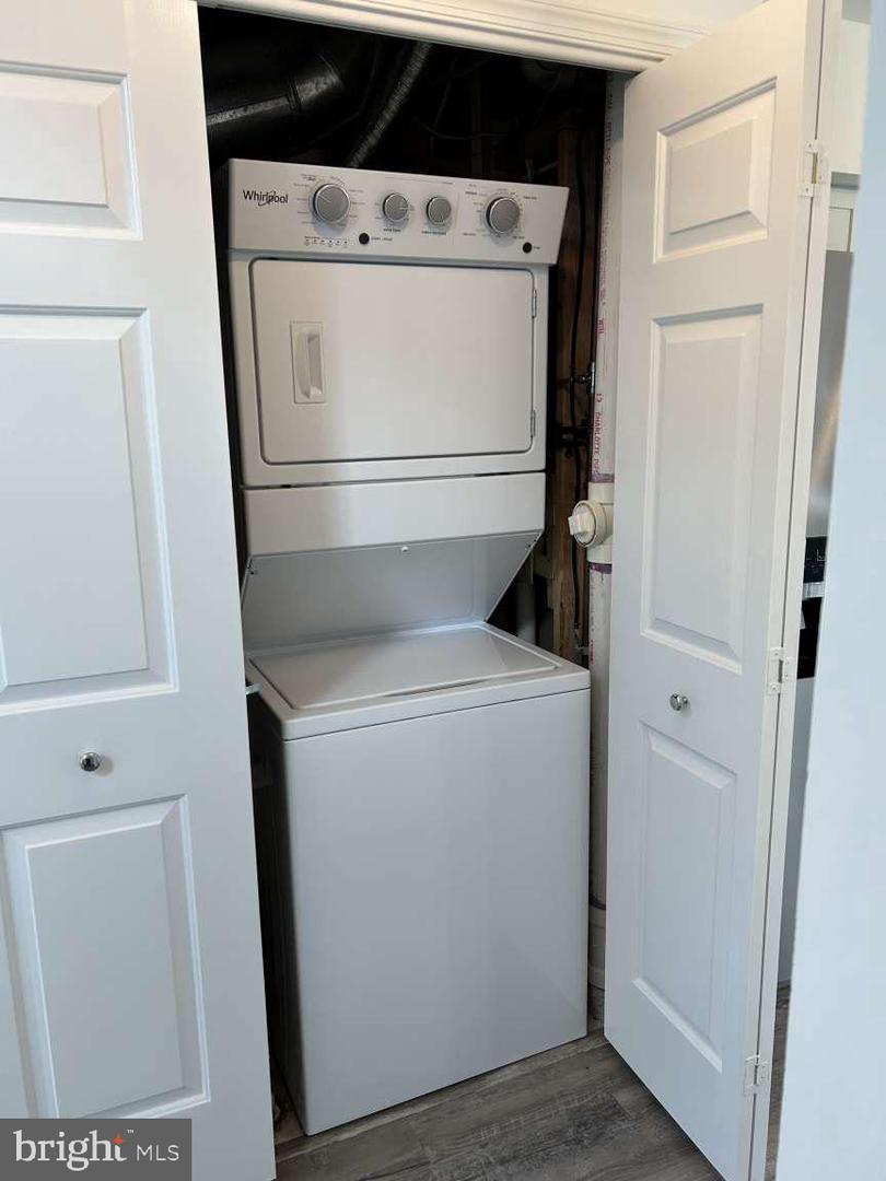 6101-C HOSKINS HOLLOW CIR, CENTREVILLE, Virginia 20121, 2 Bedrooms Bedrooms, ,2 BathroomsBathrooms,Residential,For sale,6101-C HOSKINS HOLLOW CIR,VAFX2258276 MLS # VAFX2258276