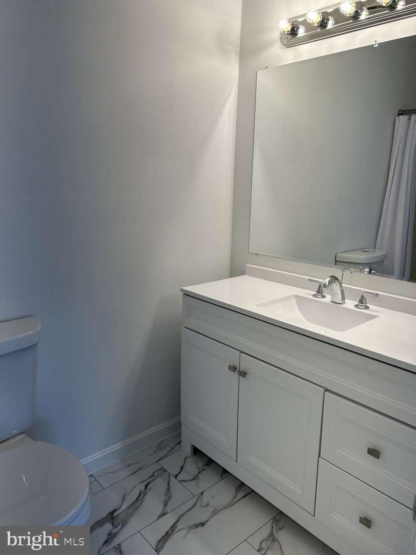 6101-C HOSKINS HOLLOW CIR, CENTREVILLE, Virginia 20121, 2 Bedrooms Bedrooms, ,2 BathroomsBathrooms,Residential,For sale,6101-C HOSKINS HOLLOW CIR,VAFX2258276 MLS # VAFX2258276