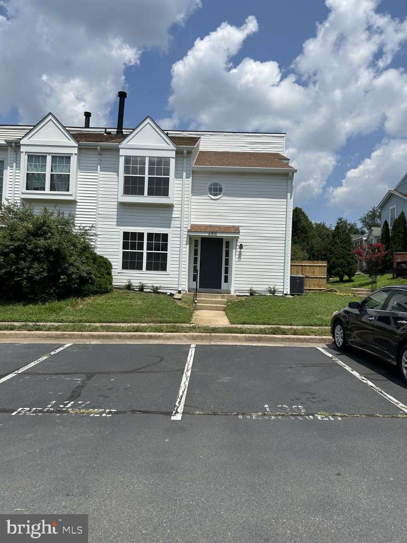 6101-C HOSKINS HOLLOW CIR, CENTREVILLE, Virginia 20121, 2 Bedrooms Bedrooms, ,2 BathroomsBathrooms,Residential,For sale,6101-C HOSKINS HOLLOW CIR,VAFX2258276 MLS # VAFX2258276