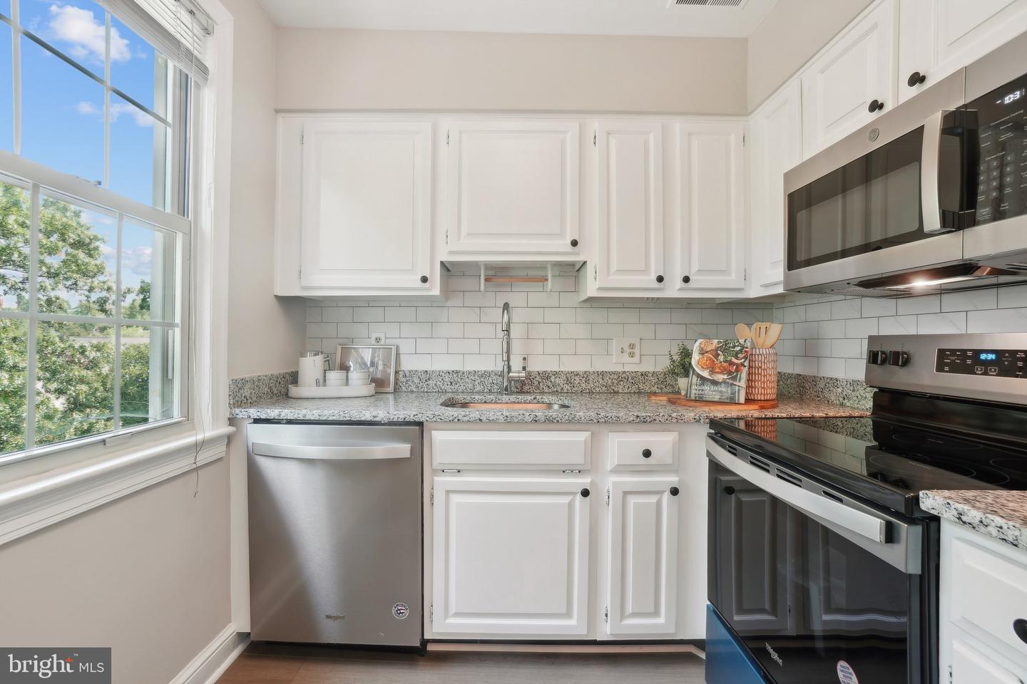 2507 ARLINGTON BLVD #20, ARLINGTON, Virginia 22201, 2 Bedrooms Bedrooms, ,1 BathroomBathrooms,Residential,For sale,2507 ARLINGTON BLVD #20,VAAR2055414 MLS # VAAR2055414