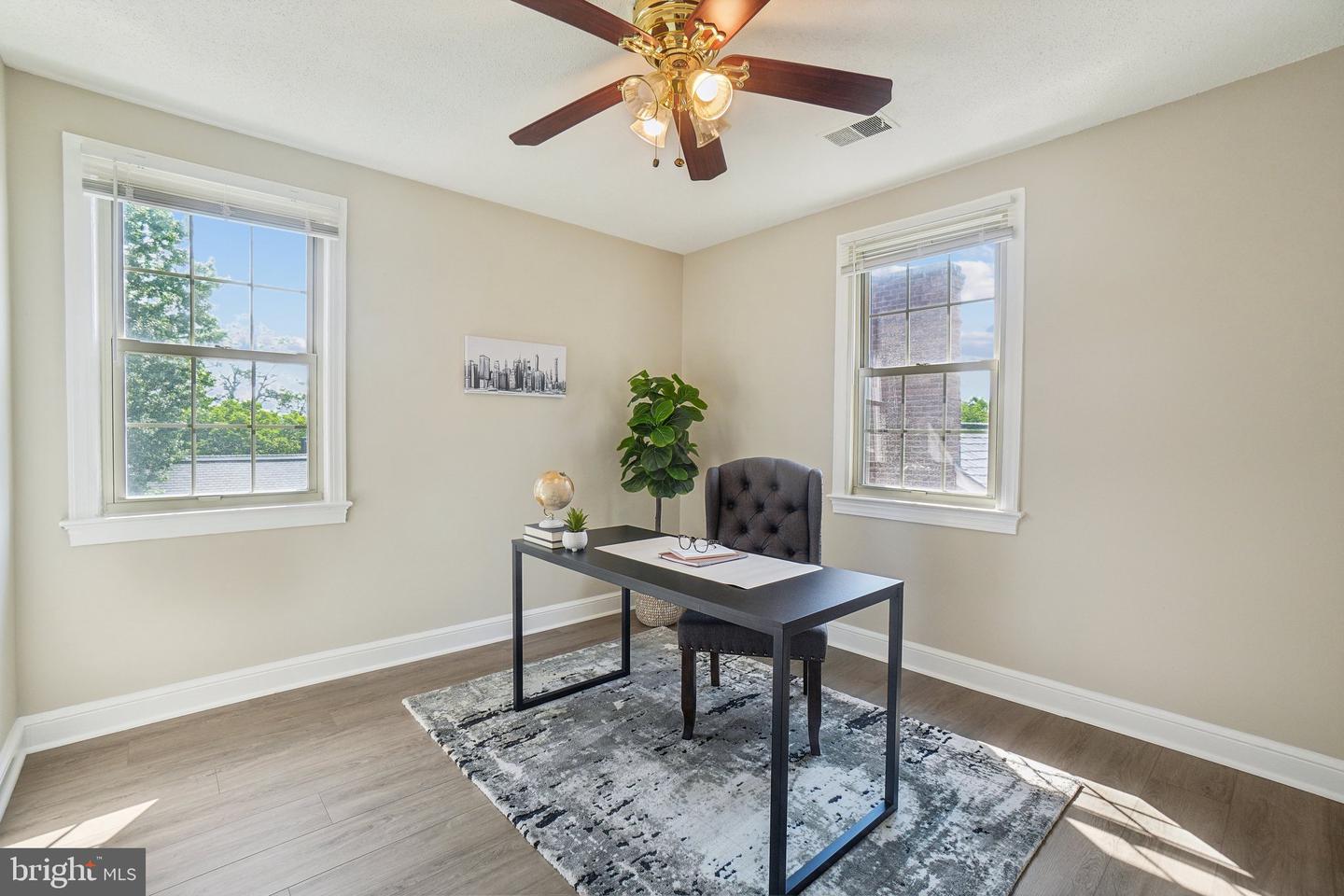 2507 ARLINGTON BLVD #20, ARLINGTON, Virginia 22201, 2 Bedrooms Bedrooms, ,1 BathroomBathrooms,Residential,For sale,2507 ARLINGTON BLVD #20,VAAR2055414 MLS # VAAR2055414