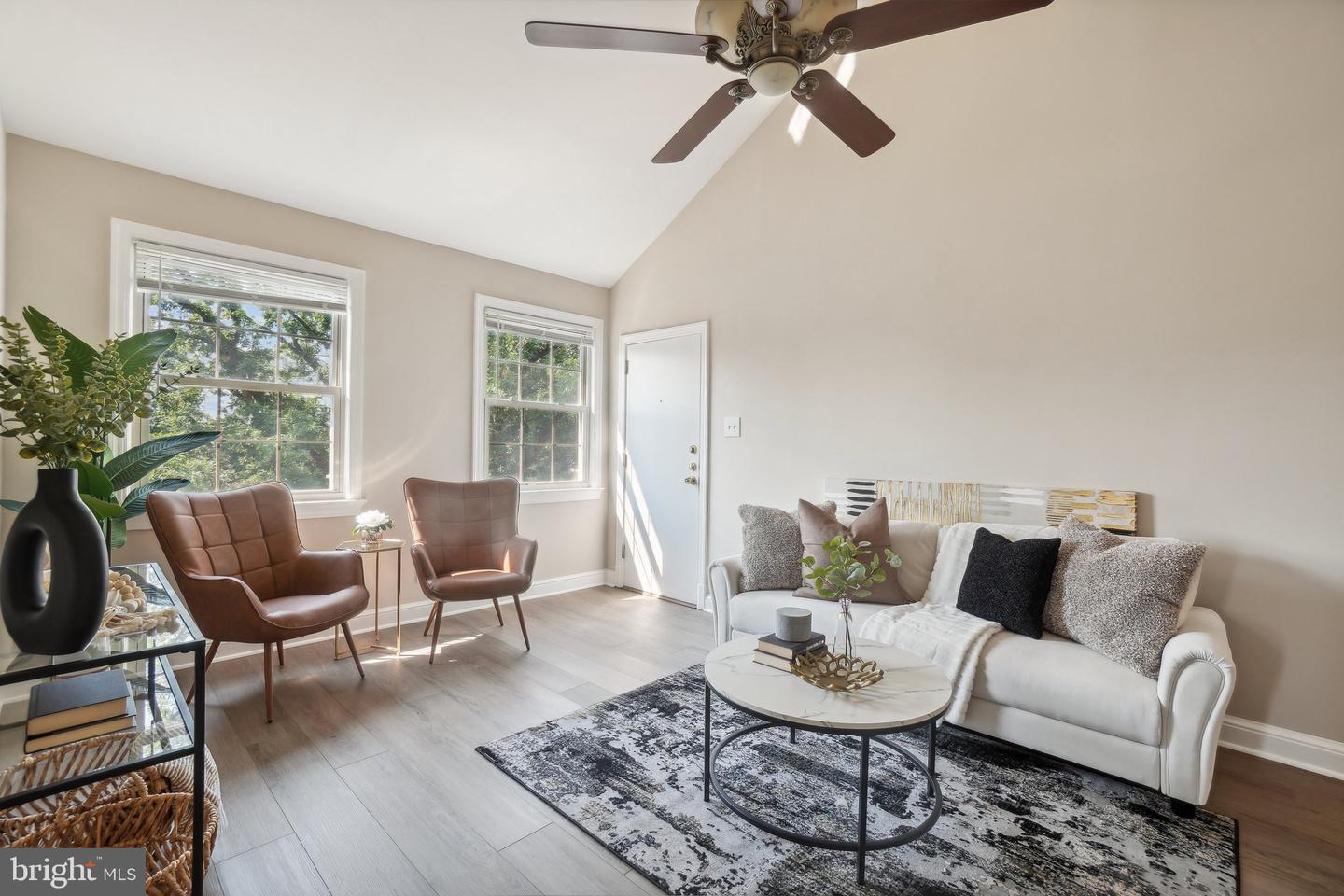 2507 ARLINGTON BLVD #20, ARLINGTON, Virginia 22201, 2 Bedrooms Bedrooms, ,1 BathroomBathrooms,Residential,For sale,2507 ARLINGTON BLVD #20,VAAR2055414 MLS # VAAR2055414