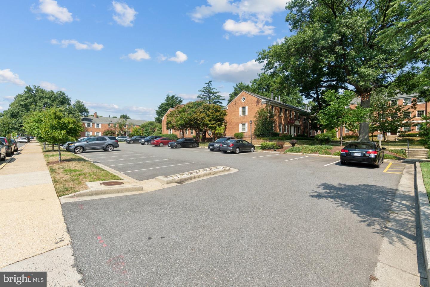 2507 ARLINGTON BLVD #20, ARLINGTON, Virginia 22201, 2 Bedrooms Bedrooms, ,1 BathroomBathrooms,Residential,For sale,2507 ARLINGTON BLVD #20,VAAR2055414 MLS # VAAR2055414