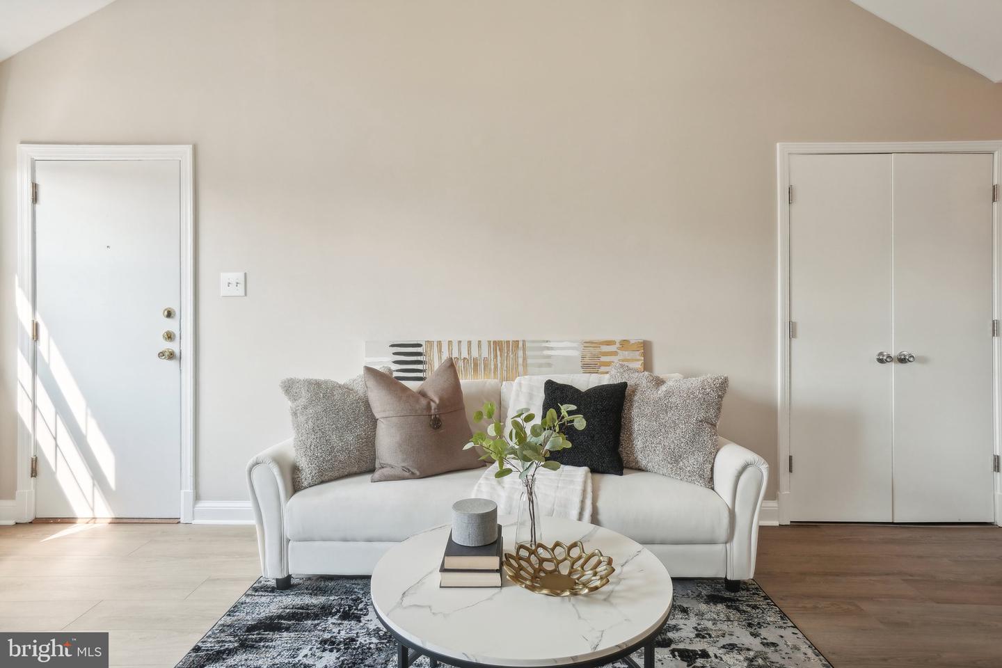 2507 ARLINGTON BLVD #20, ARLINGTON, Virginia 22201, 2 Bedrooms Bedrooms, ,1 BathroomBathrooms,Residential,For sale,2507 ARLINGTON BLVD #20,VAAR2055414 MLS # VAAR2055414