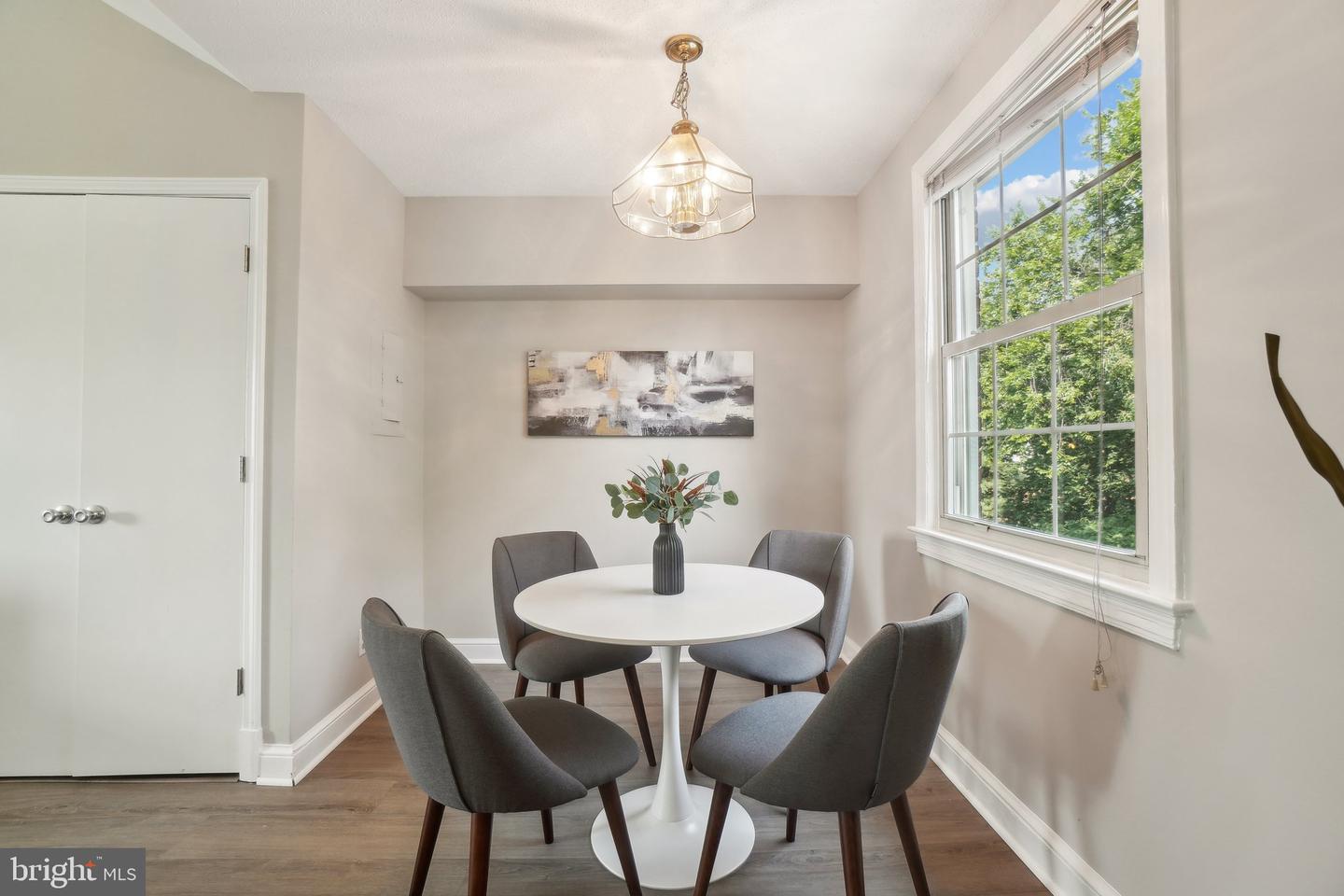 2507 ARLINGTON BLVD #20, ARLINGTON, Virginia 22201, 2 Bedrooms Bedrooms, ,1 BathroomBathrooms,Residential,For sale,2507 ARLINGTON BLVD #20,VAAR2055414 MLS # VAAR2055414