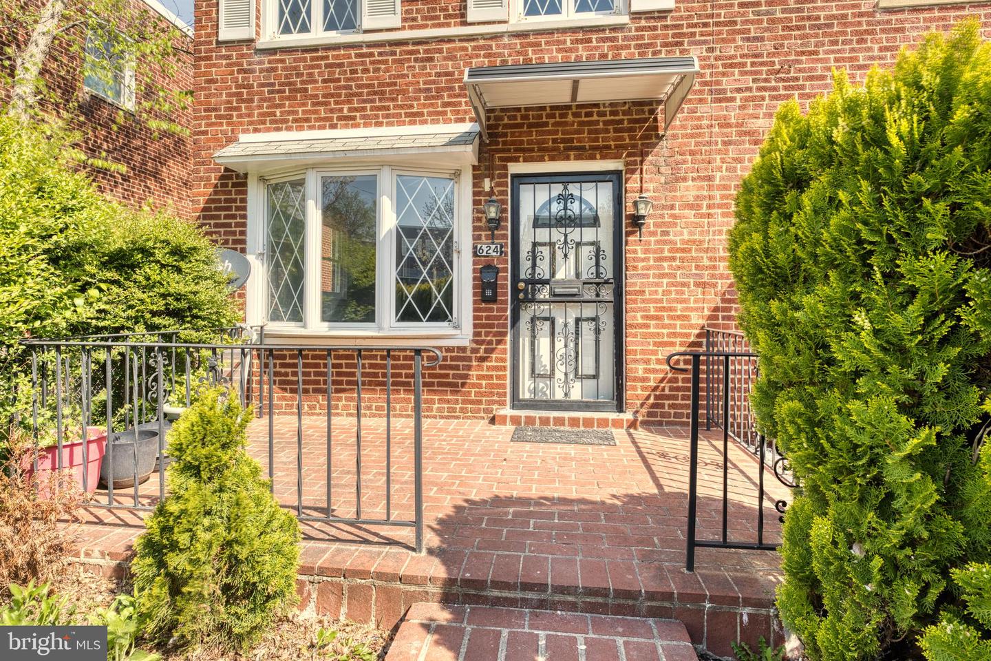 624 JEFFERSON ST NE, WASHINGTON, District Of Columbia 20011, 3 Bedrooms Bedrooms, ,2 BathroomsBathrooms,Residential,For sale,624 JEFFERSON ST NE,DCDC2196002 MLS # DCDC2196002
