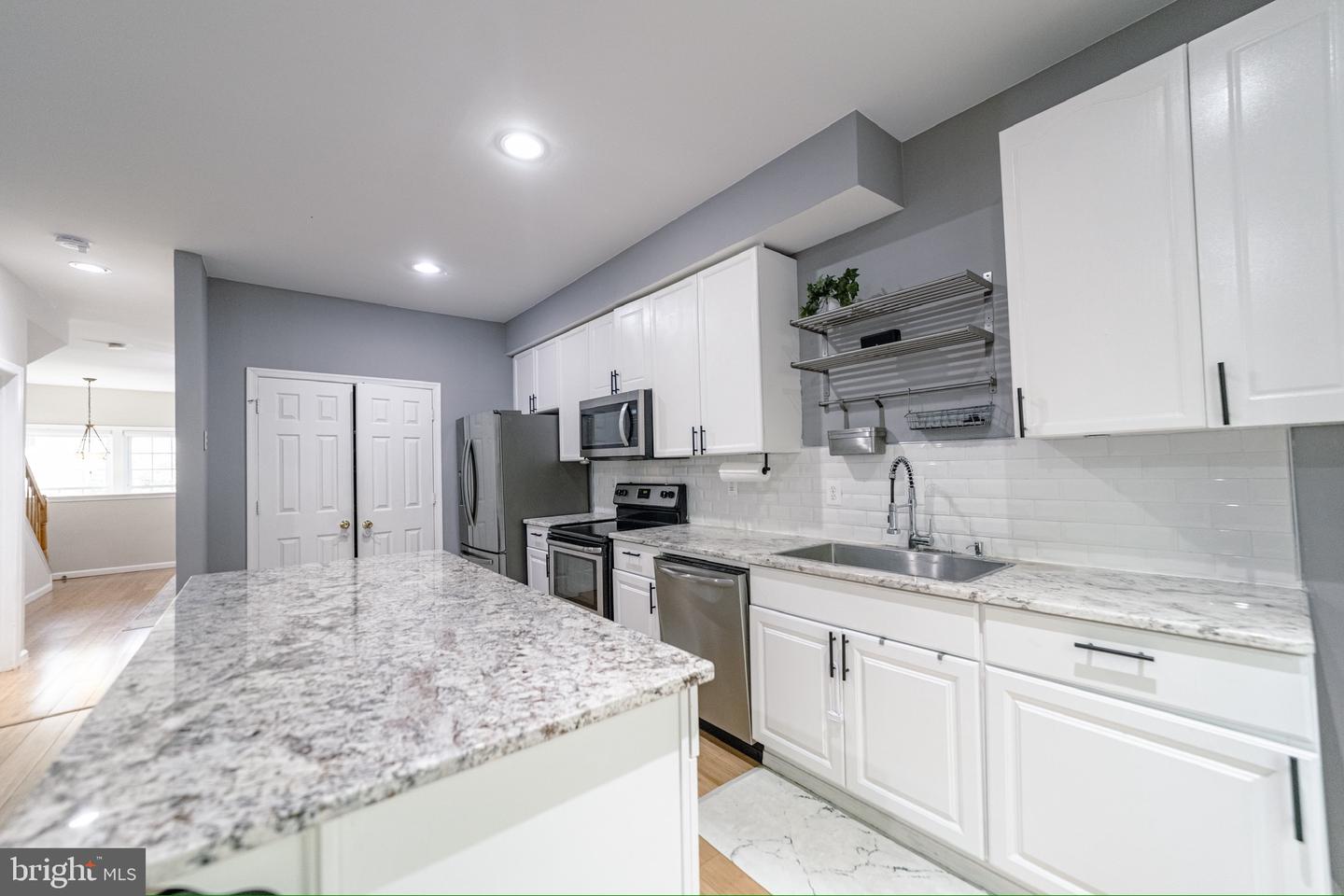 3983 CRESSIDA PL, WOODBRIDGE, Virginia 22192, 3 Bedrooms Bedrooms, ,2 BathroomsBathrooms,Residential,For sale,3983 CRESSIDA PL,VAPW2095016 MLS # VAPW2095016