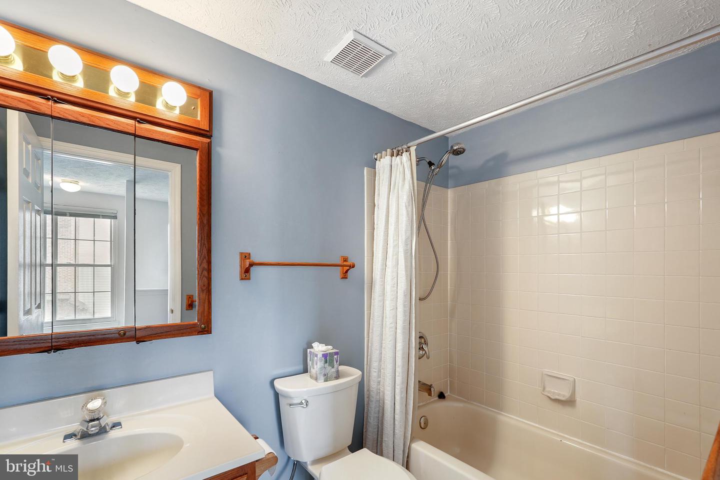 44049 FERNCLIFF TER, ASHBURN, Virginia 20147, 3 Bedrooms Bedrooms, ,2 BathroomsBathrooms,Residential,For sale,44049 FERNCLIFF TER,VALO2100130 MLS # VALO2100130