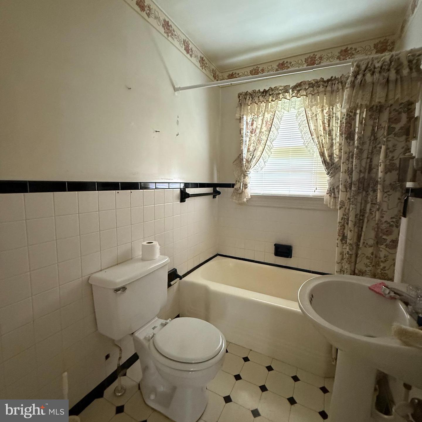 10619 CATHARPIN RD, SPOTSYLVANIA, Virginia 22551, 4 Bedrooms Bedrooms, ,1 BathroomBathrooms,Residential,For sale,10619 CATHARPIN RD,VASP2034824 MLS # VASP2034824