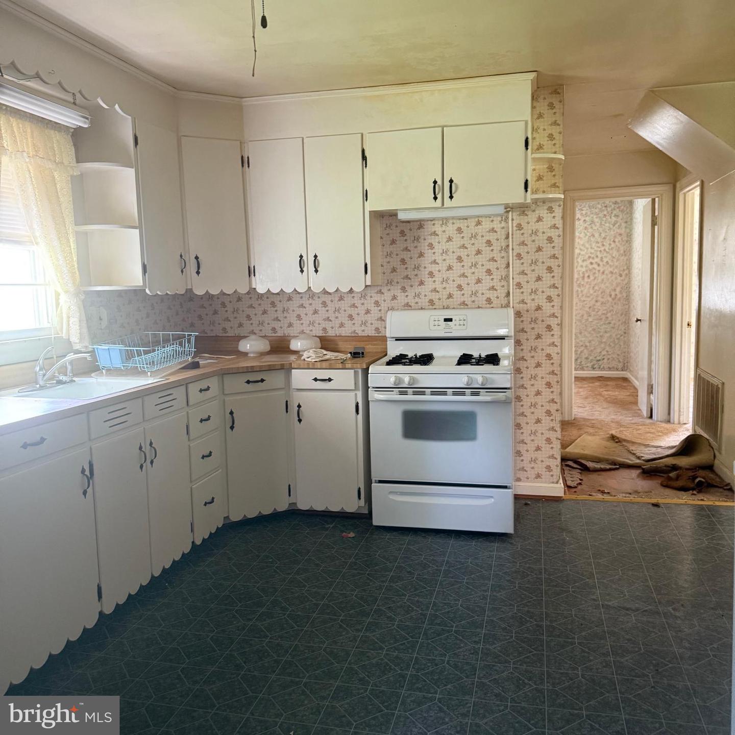 10619 CATHARPIN RD, SPOTSYLVANIA, Virginia 22551, 4 Bedrooms Bedrooms, ,1 BathroomBathrooms,Residential,For sale,10619 CATHARPIN RD,VASP2034824 MLS # VASP2034824