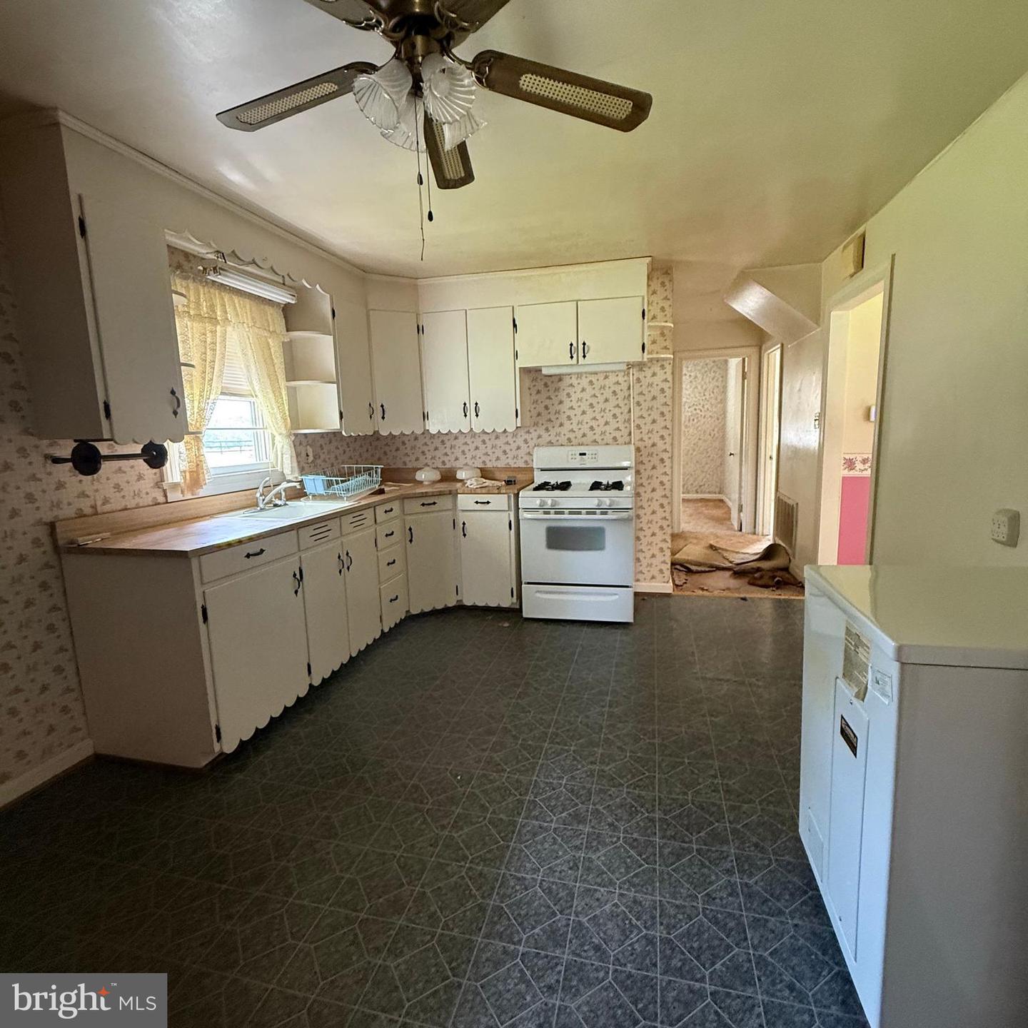 10619 CATHARPIN RD, SPOTSYLVANIA, Virginia 22551, 4 Bedrooms Bedrooms, ,1 BathroomBathrooms,Residential,For sale,10619 CATHARPIN RD,VASP2034824 MLS # VASP2034824