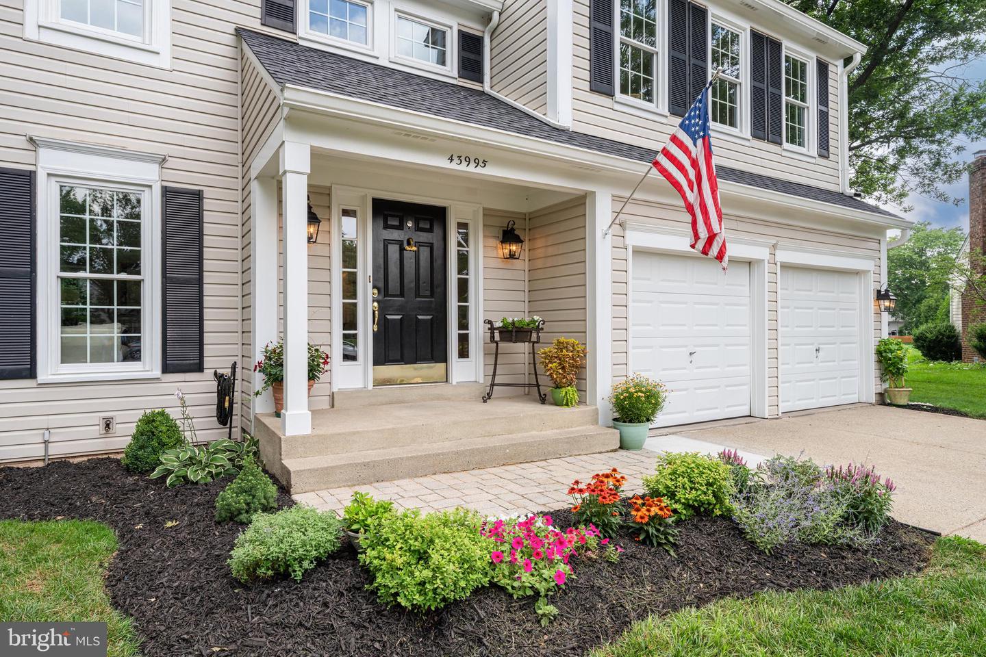 43995 URBANCREST CT, ASHBURN, Virginia 20147, 4 Bedrooms Bedrooms, ,2 BathroomsBathrooms,Residential,For sale,43995 URBANCREST CT,VALO2102708 MLS # VALO2102708