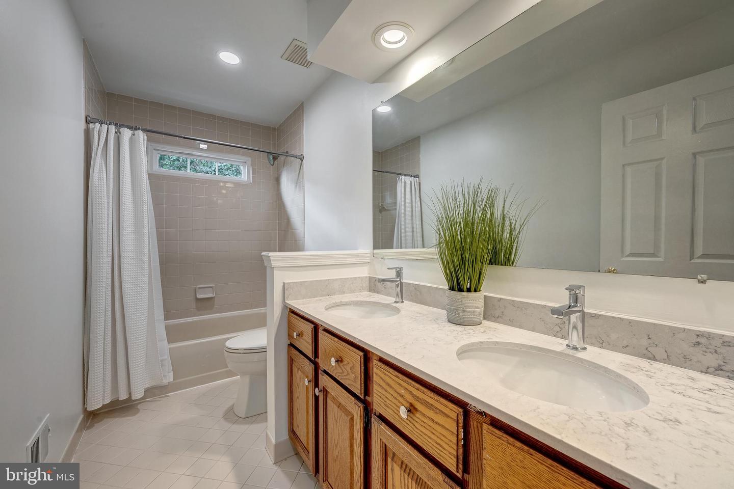 43995 URBANCREST CT, ASHBURN, Virginia 20147, 4 Bedrooms Bedrooms, ,2 BathroomsBathrooms,Residential,For sale,43995 URBANCREST CT,VALO2102708 MLS # VALO2102708