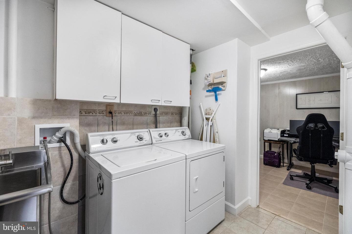 9067 GILTINAN CT, SPRINGFIELD, Virginia 22153, 3 Bedrooms Bedrooms, ,3 BathroomsBathrooms,Residential,For sale,9067 GILTINAN CT,VAFX2256006 MLS # VAFX2256006