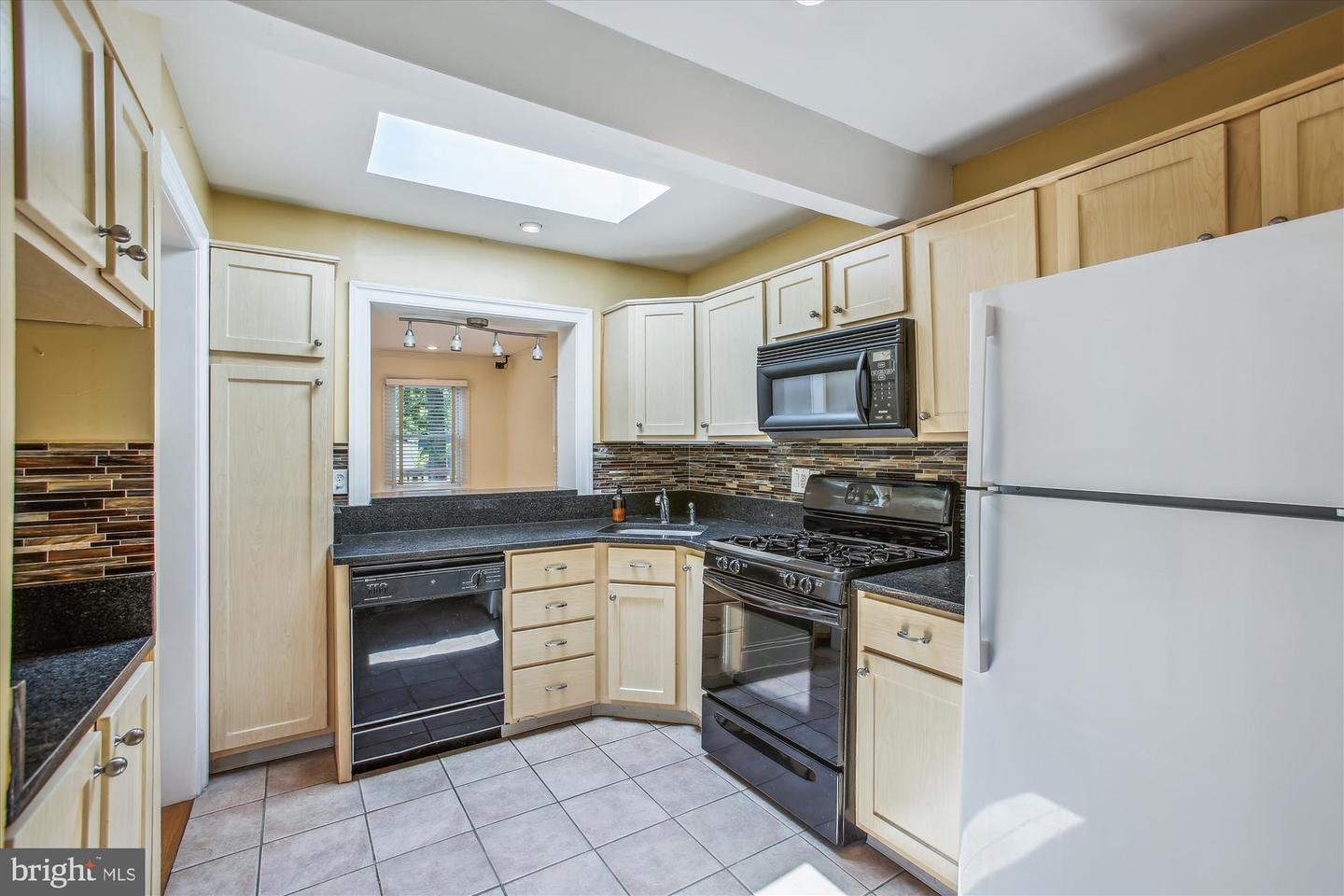 2605 POPKINS LN, ALEXANDRIA, Virginia 22306, 3 Bedrooms Bedrooms, 9 Rooms Rooms,2 BathroomsBathrooms,Residential,For sale,2605 POPKINS LN,VAFX2256456 MLS # VAFX2256456