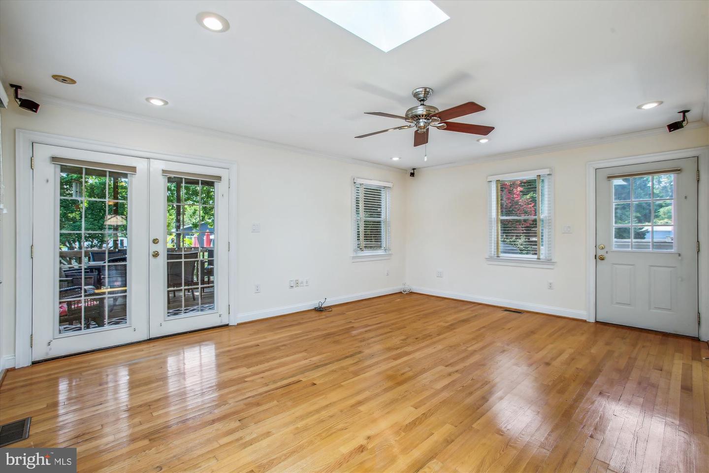 2605 POPKINS LN, ALEXANDRIA, Virginia 22306, 3 Bedrooms Bedrooms, 9 Rooms Rooms,2 BathroomsBathrooms,Residential,For sale,2605 POPKINS LN,VAFX2256456 MLS # VAFX2256456