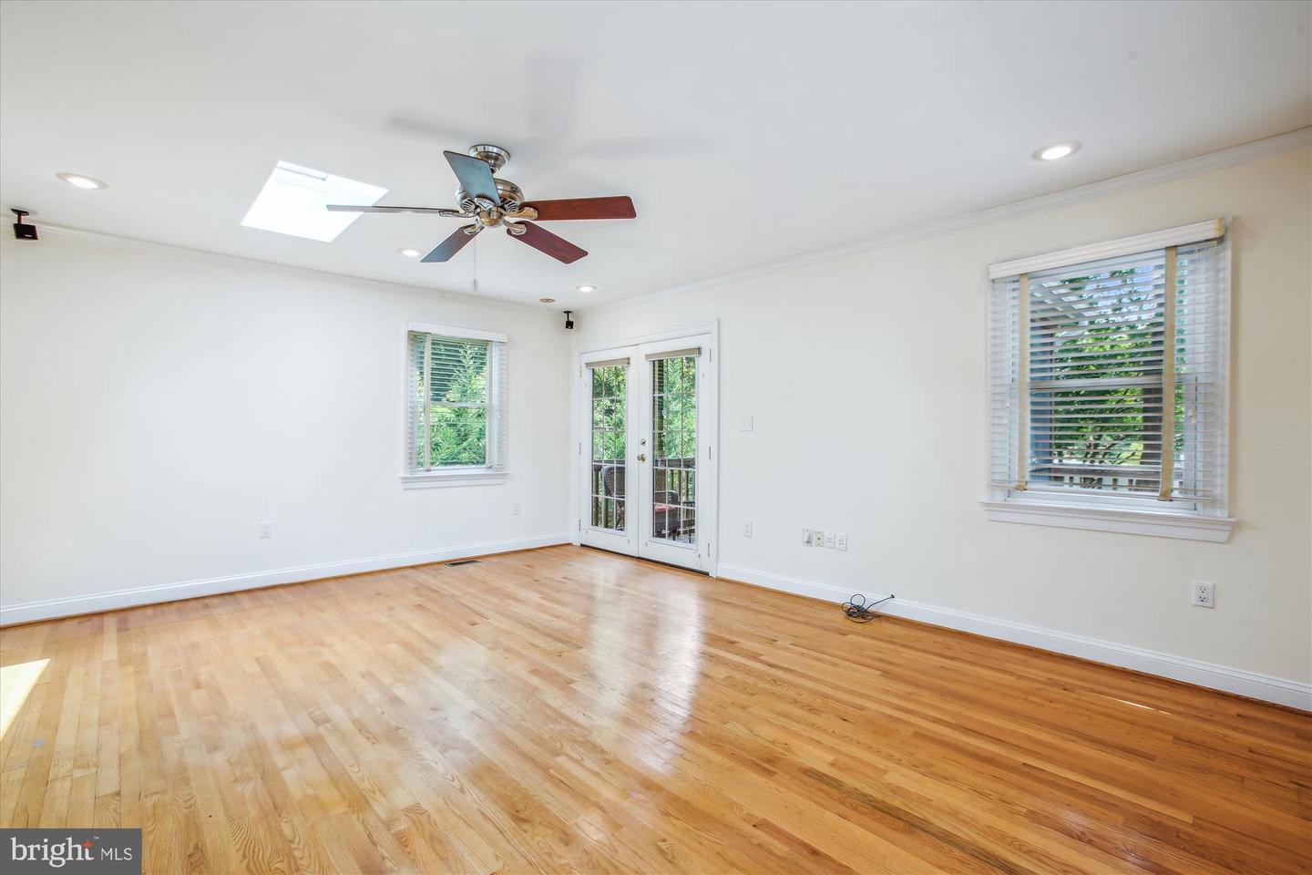 2605 POPKINS LN, ALEXANDRIA, Virginia 22306, 3 Bedrooms Bedrooms, 9 Rooms Rooms,2 BathroomsBathrooms,Residential,For sale,2605 POPKINS LN,VAFX2256456 MLS # VAFX2256456