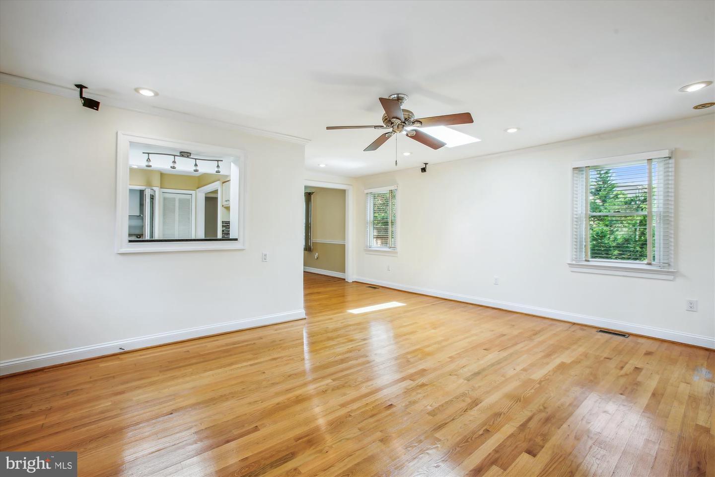 2605 POPKINS LN, ALEXANDRIA, Virginia 22306, 3 Bedrooms Bedrooms, 9 Rooms Rooms,2 BathroomsBathrooms,Residential,For sale,2605 POPKINS LN,VAFX2256456 MLS # VAFX2256456