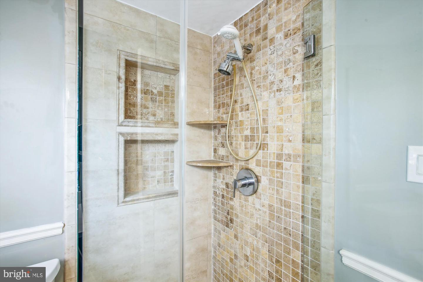 2605 POPKINS LN, ALEXANDRIA, Virginia 22306, 3 Bedrooms Bedrooms, 9 Rooms Rooms,2 BathroomsBathrooms,Residential,For sale,2605 POPKINS LN,VAFX2256456 MLS # VAFX2256456