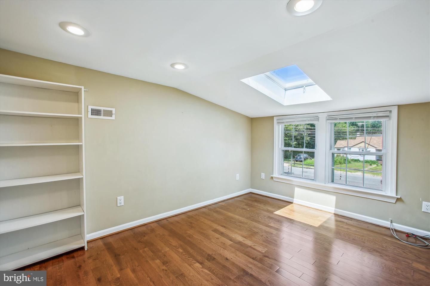 2605 POPKINS LN, ALEXANDRIA, Virginia 22306, 3 Bedrooms Bedrooms, 9 Rooms Rooms,2 BathroomsBathrooms,Residential,For sale,2605 POPKINS LN,VAFX2256456 MLS # VAFX2256456