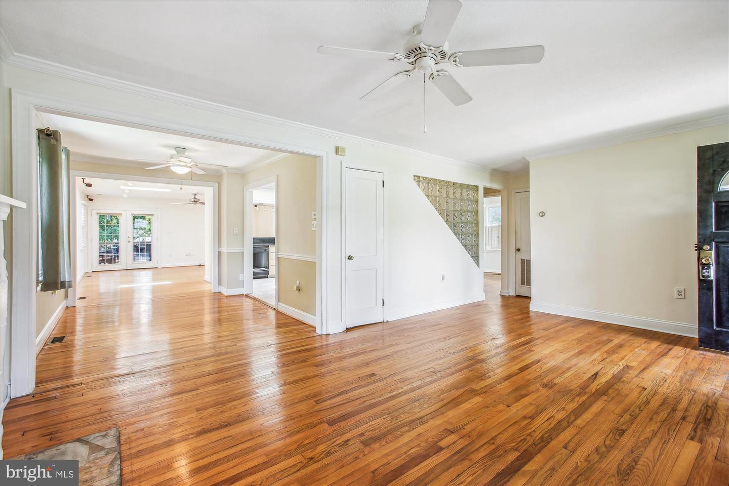 2605 POPKINS LN, ALEXANDRIA, Virginia 22306, 3 Bedrooms Bedrooms, 9 Rooms Rooms,2 BathroomsBathrooms,Residential,For sale,2605 POPKINS LN,VAFX2256456 MLS # VAFX2256456