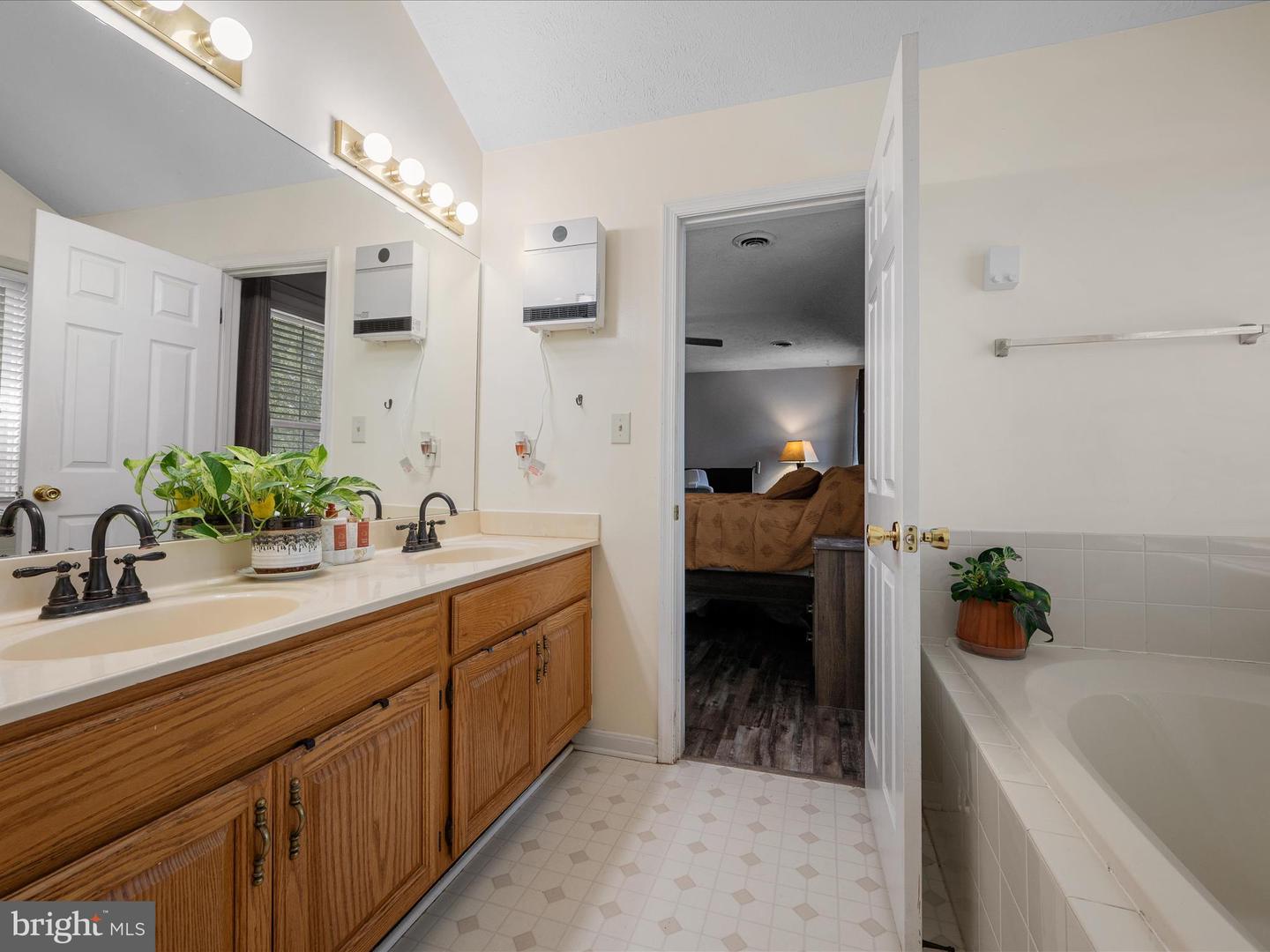214 CAVALRY DR, WINCHESTER, Virginia 22602, 4 Bedrooms Bedrooms, ,2 BathroomsBathrooms,Residential,For sale,214 CAVALRY DR,VAFV2035550 MLS # VAFV2035550