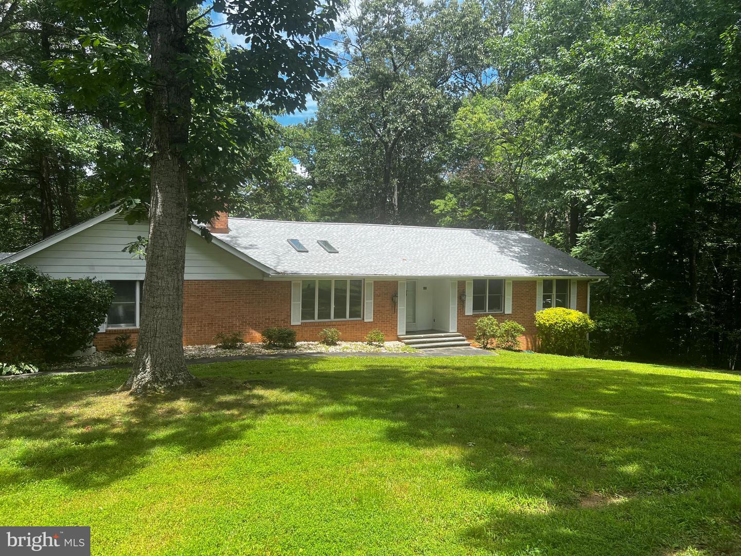 123 COUNTRY CLUB DR, STANARDSVILLE, Virginia 22973, 4 Bedrooms Bedrooms, 7 Rooms Rooms,3 BathroomsBathrooms,Residential,For sale,123 COUNTRY CLUB DR,VAGR2000744 MLS # VAGR2000744