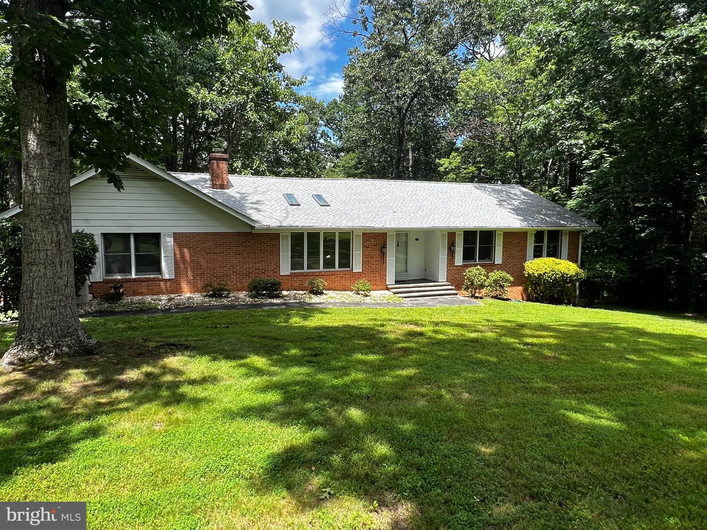 123 COUNTRY CLUB DR, STANARDSVILLE, Virginia 22973, 4 Bedrooms Bedrooms, 7 Rooms Rooms,3 BathroomsBathrooms,Residential,For sale,123 COUNTRY CLUB DR,VAGR2000744 MLS # VAGR2000744