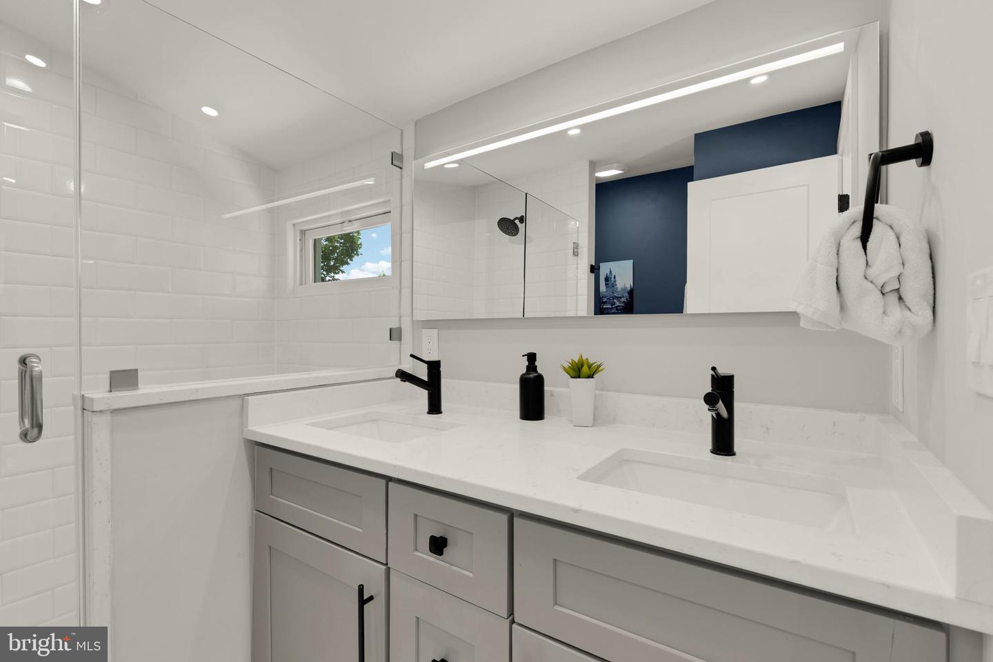 4502 NEW HAMPSHIRE AVE NW, WASHINGTON, District Of Columbia 20011, 4 Bedrooms Bedrooms, ,3 BathroomsBathrooms,Residential,For sale,4502 NEW HAMPSHIRE AVE NW,DCDC2211680 MLS # DCDC2211680