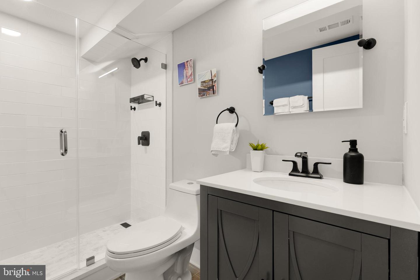4502 NEW HAMPSHIRE AVE NW, WASHINGTON, District Of Columbia 20011, 4 Bedrooms Bedrooms, ,3 BathroomsBathrooms,Residential,For sale,4502 NEW HAMPSHIRE AVE NW,DCDC2211680 MLS # DCDC2211680