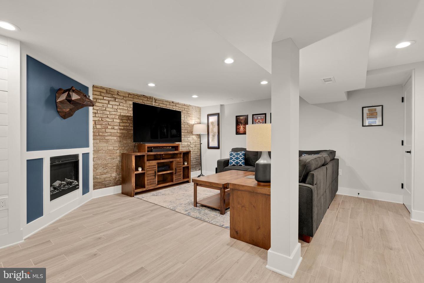 4502 NEW HAMPSHIRE AVE NW, WASHINGTON, District Of Columbia 20011, 4 Bedrooms Bedrooms, ,3 BathroomsBathrooms,Residential,For sale,4502 NEW HAMPSHIRE AVE NW,DCDC2211680 MLS # DCDC2211680
