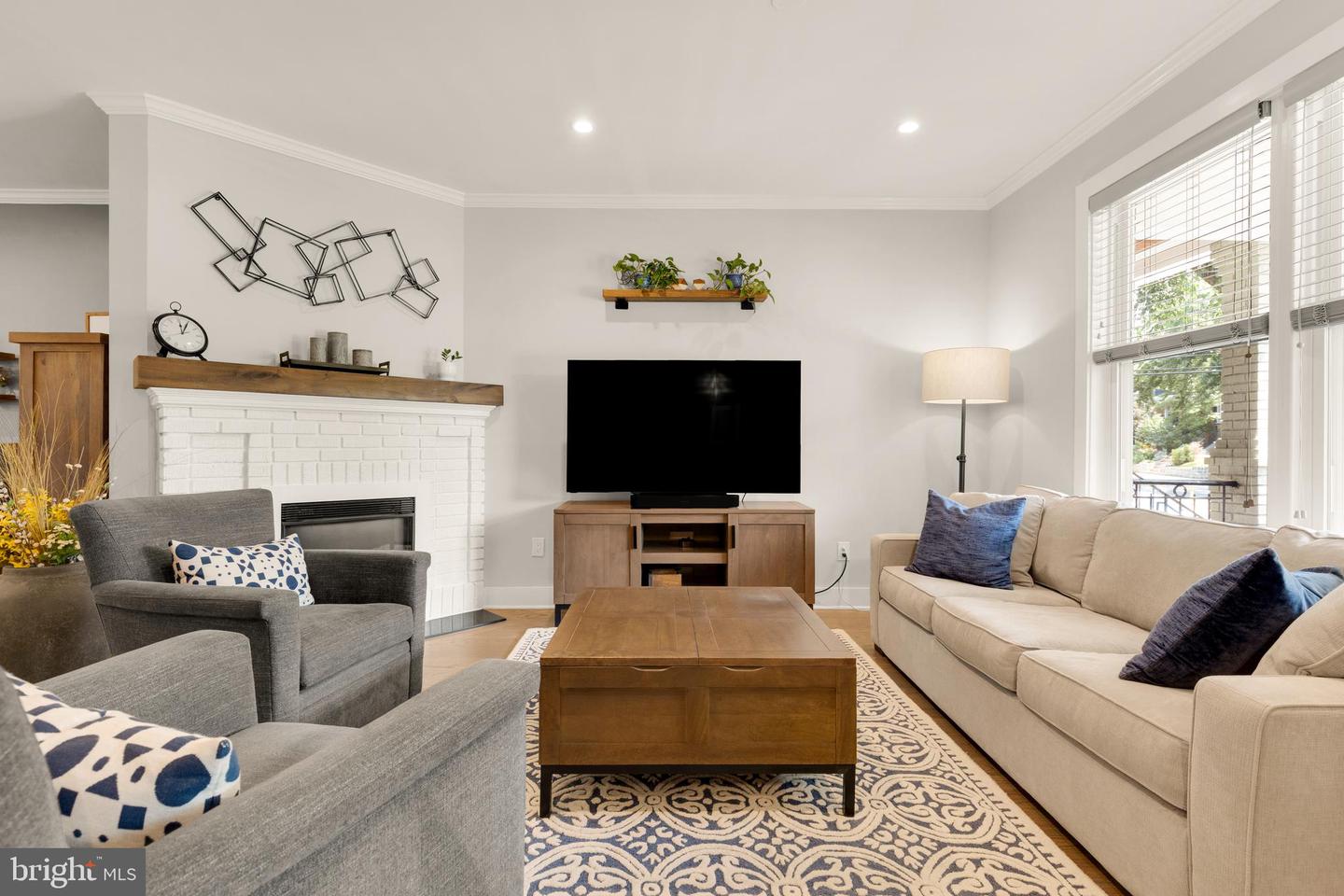 4502 NEW HAMPSHIRE AVE NW, WASHINGTON, District Of Columbia 20011, 4 Bedrooms Bedrooms, ,3 BathroomsBathrooms,Residential,For sale,4502 NEW HAMPSHIRE AVE NW,DCDC2211680 MLS # DCDC2211680
