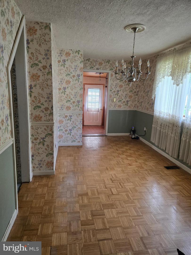 10722 SCOTT DR, FAIRFAX, Virginia 22030, 5 Bedrooms Bedrooms, ,2 BathroomsBathrooms,Residential,For sale,10722 SCOTT DR,VAFC2006680 MLS # VAFC2006680